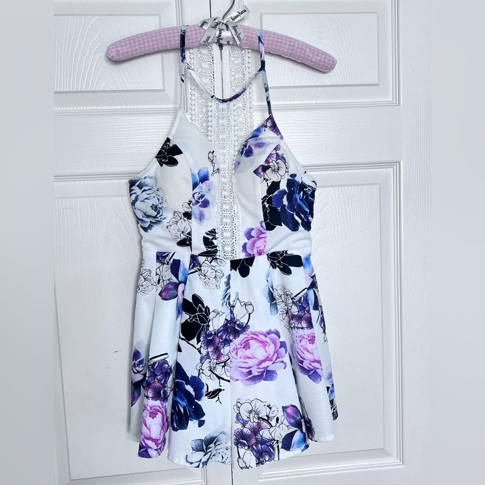 L'ATISTE Floral and Lace T-Back Romper-Size S
